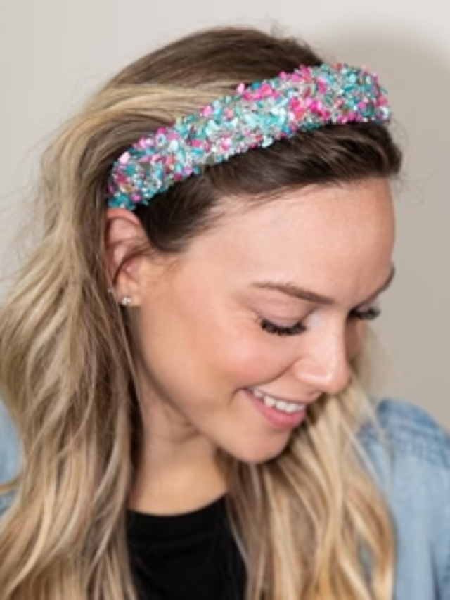 Accentuate Your Style With 8 Festive Christmas Hair Accessories