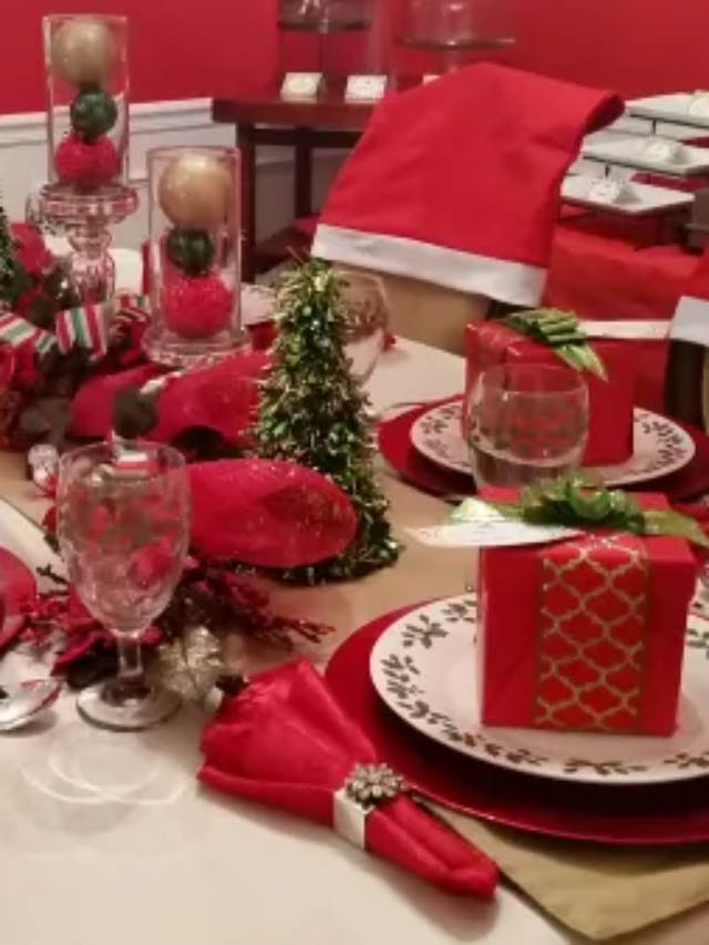 Delight Guests With 8 Christmas Tablescape Ideas